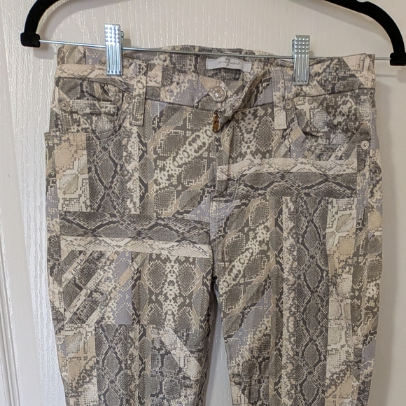 Women’s Snake-Print Slim Jeans - Taupe/Gray - Picture 4 of 7